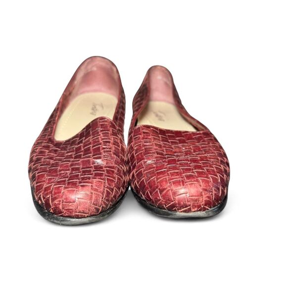 Trotters Women’s Size 8 Loafers Burgundy Woven Leather Slip-On Comfort Flats - Picture 2 of 8